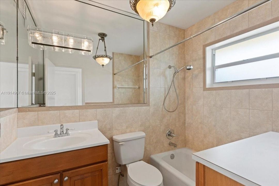 For Rent: $11,500 (5 beds, 3 baths, 3275 Square Feet)