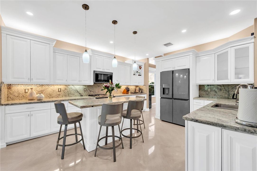 For Sale: $848,000 (4 beds, 2 baths, 2555 Square Feet)