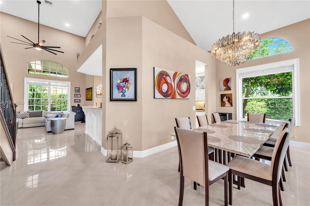 Activo con contrato: $810,000 (4 camas, 2 baños, 2555 Pies cuadrados)