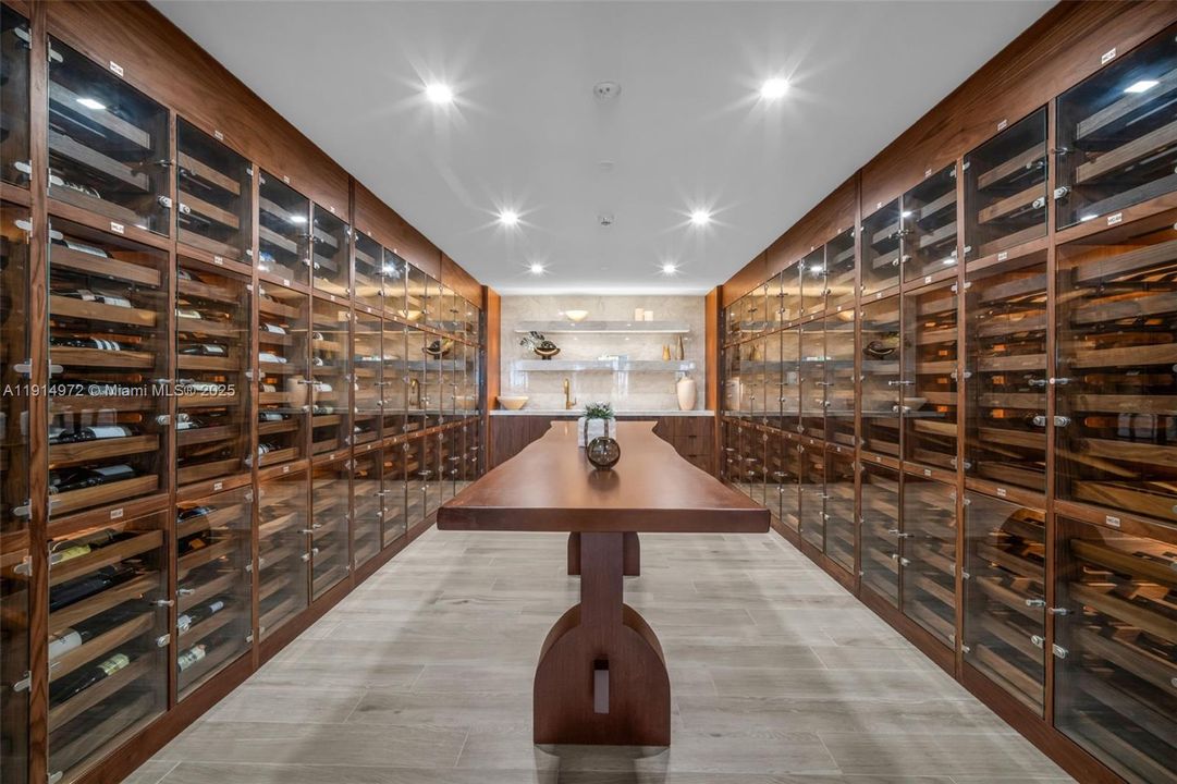 For Sale: $4,100,000 (3 beds, 3 baths, 2428 Square Feet)