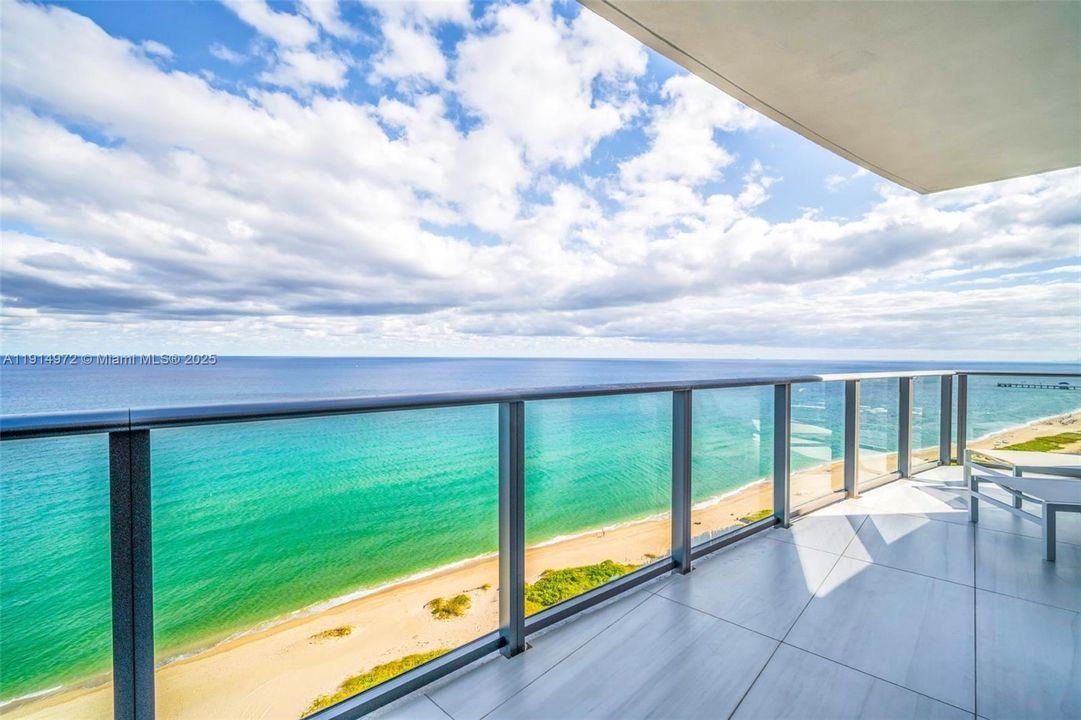 For Sale: $4,100,000 (3 beds, 3 baths, 2428 Square Feet)