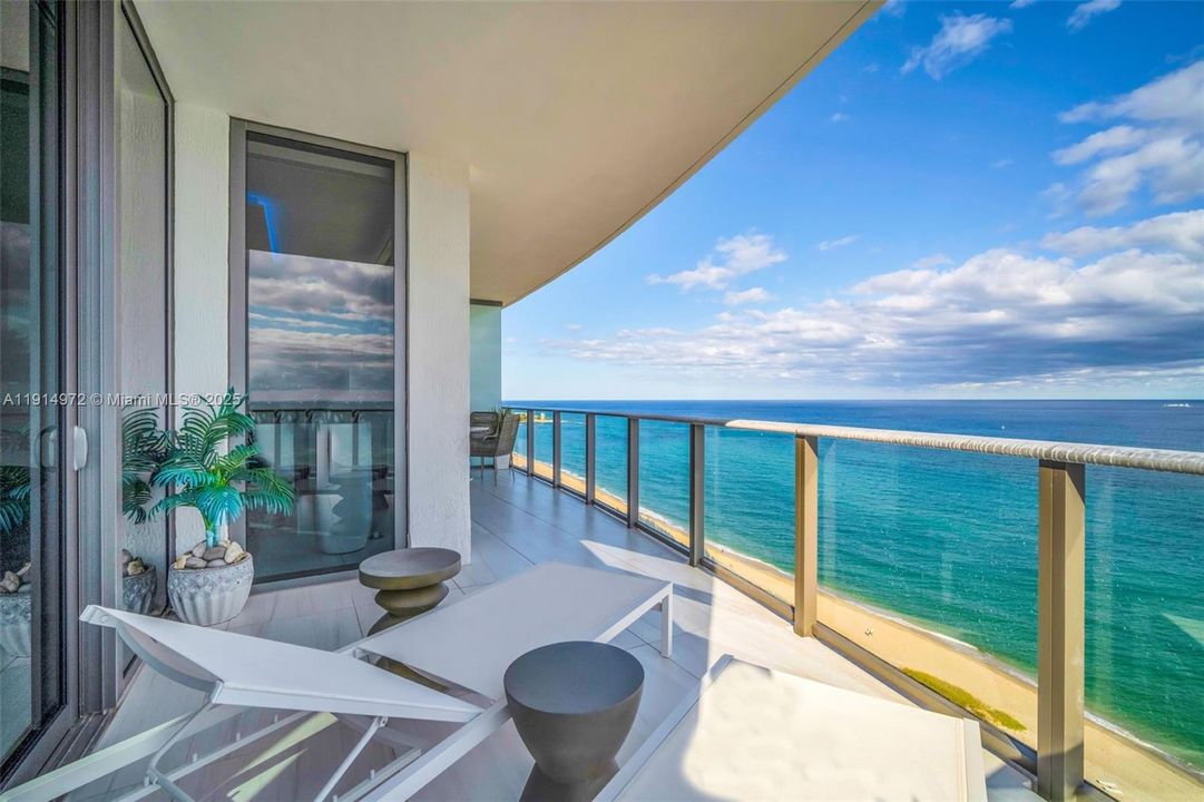 For Sale: $4,100,000 (3 beds, 3 baths, 2428 Square Feet)