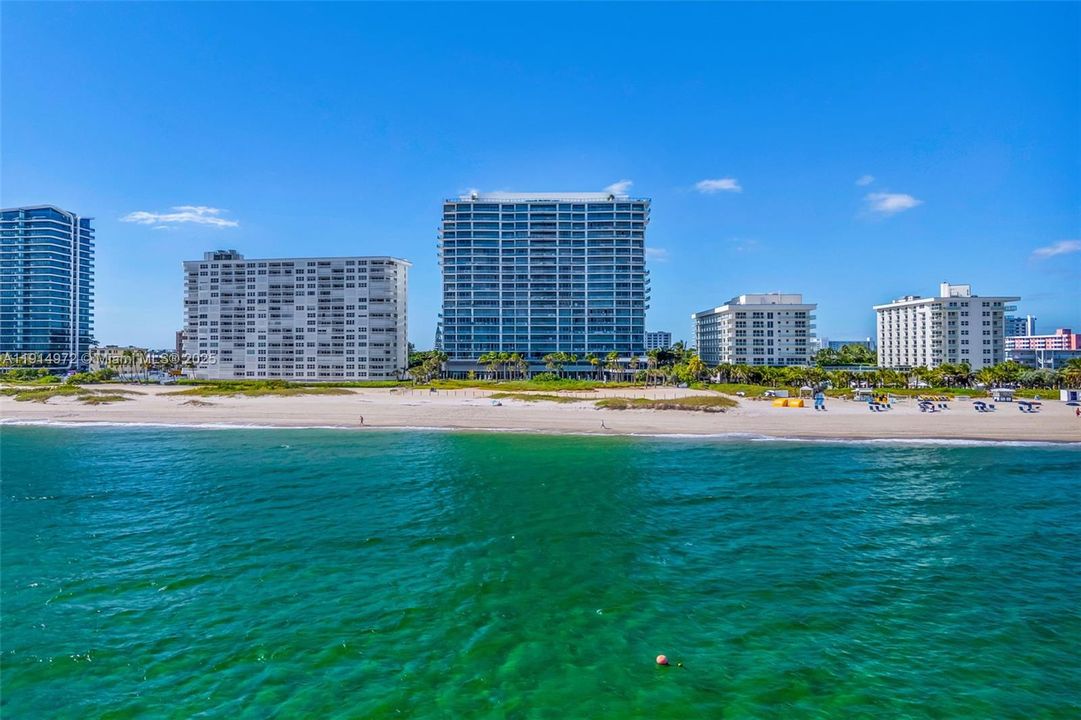 For Sale: $4,100,000 (3 beds, 3 baths, 2428 Square Feet)