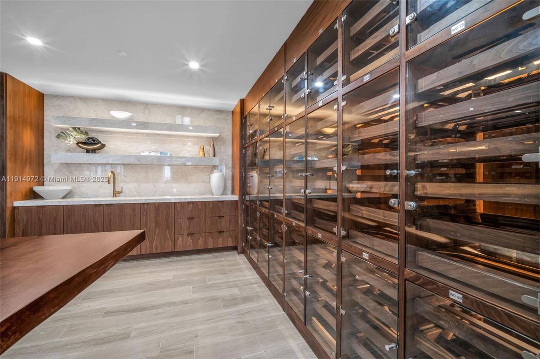 For Sale: $4,100,000 (3 beds, 3 baths, 2428 Square Feet)