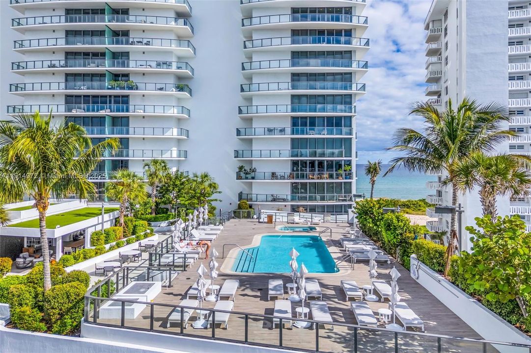 For Sale: $4,100,000 (3 beds, 3 baths, 2428 Square Feet)