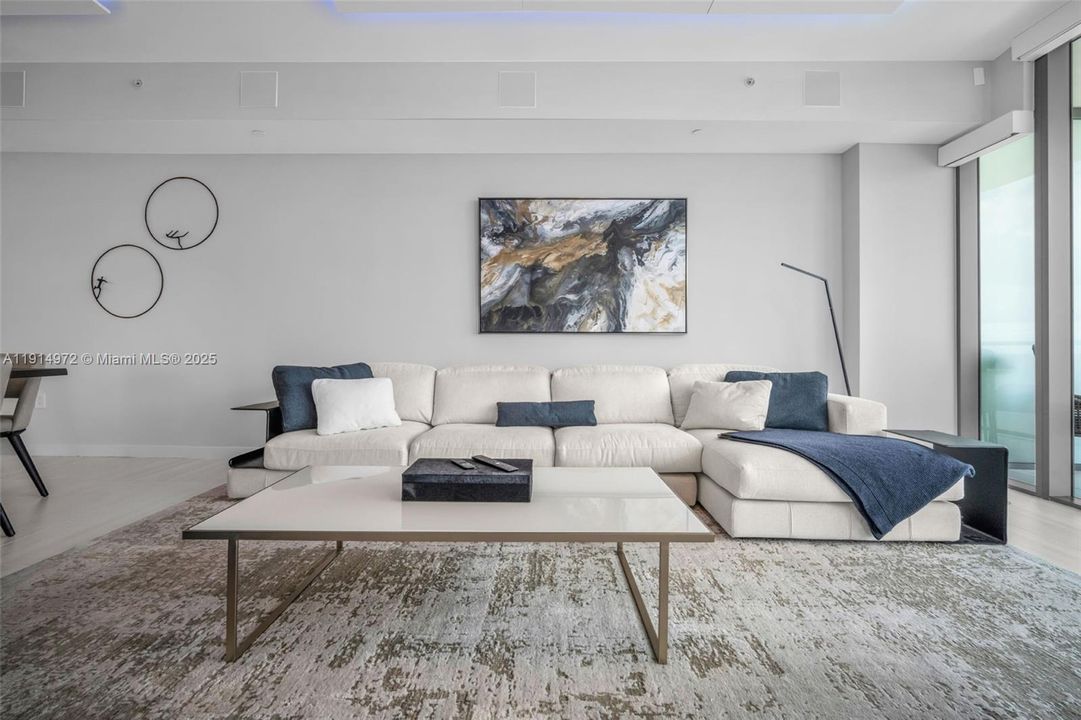 For Sale: $4,100,000 (3 beds, 3 baths, 2428 Square Feet)