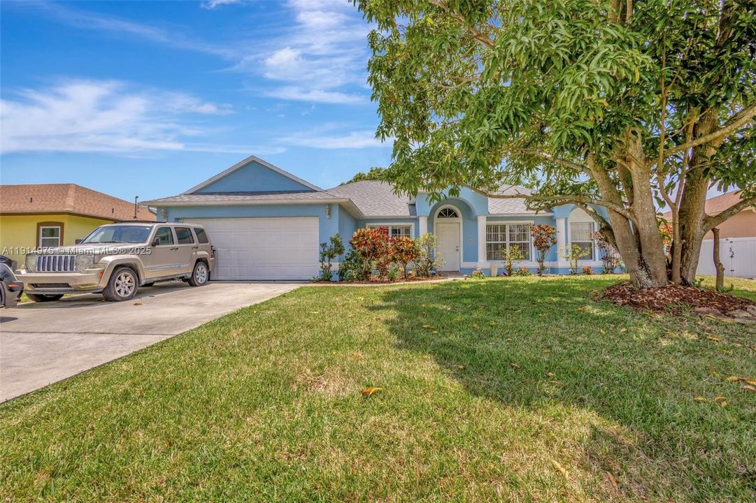 For Sale: $439,000 (3 beds, 2 baths, 2006 Square Feet)