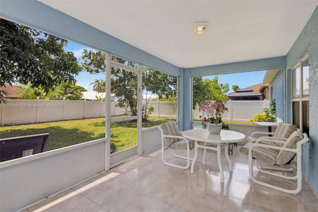 For Sale: $439,000 (3 beds, 2 baths, 2006 Square Feet)