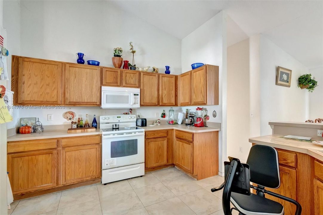 For Sale: $439,000 (3 beds, 2 baths, 2006 Square Feet)