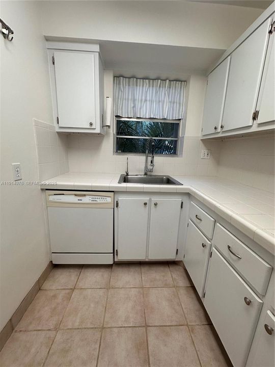 En Renta: $2,400 (2 camas, 1 baños, 800 Pies cuadrados)