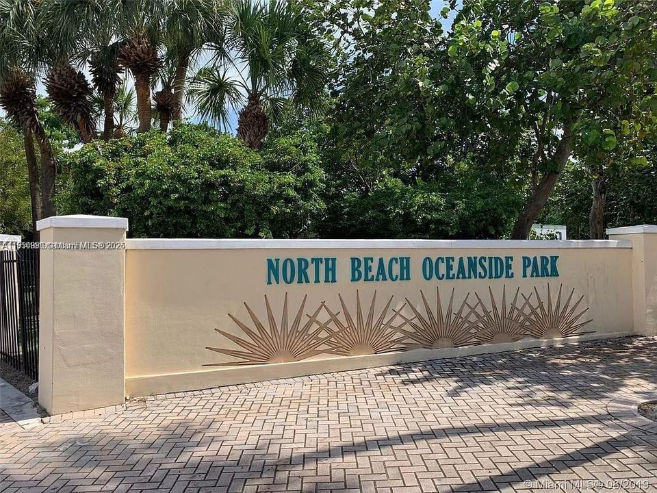 For Rent: $2,050 (1 beds, 1 baths, 841 Square Feet)