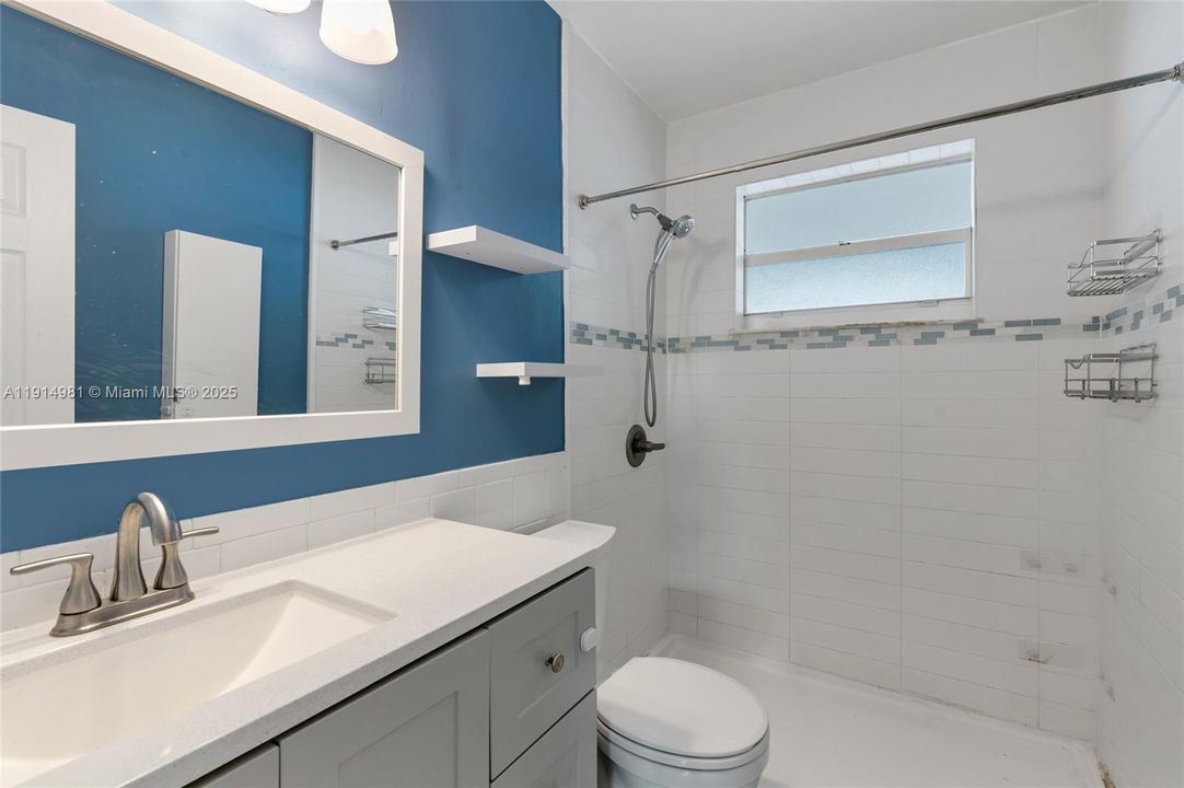 На продажу: $475,000 (2 спален, 1 ванн, 874 Квадратных фут)