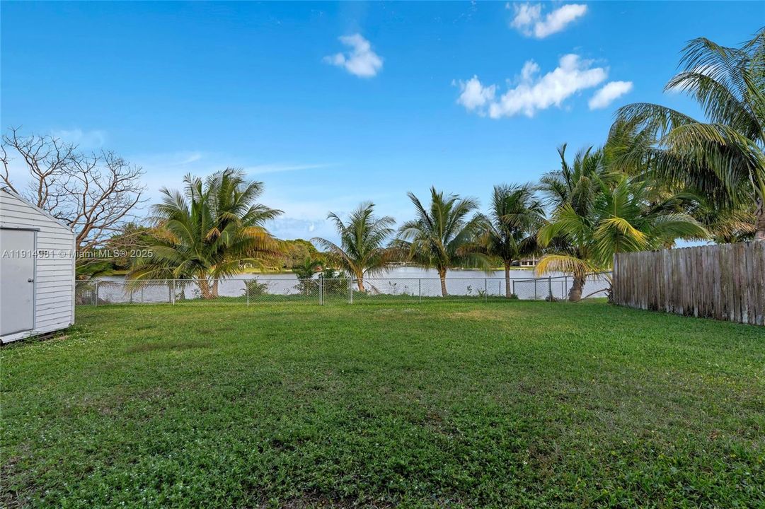 На продажу: $475,000 (2 спален, 1 ванн, 874 Квадратных фут)