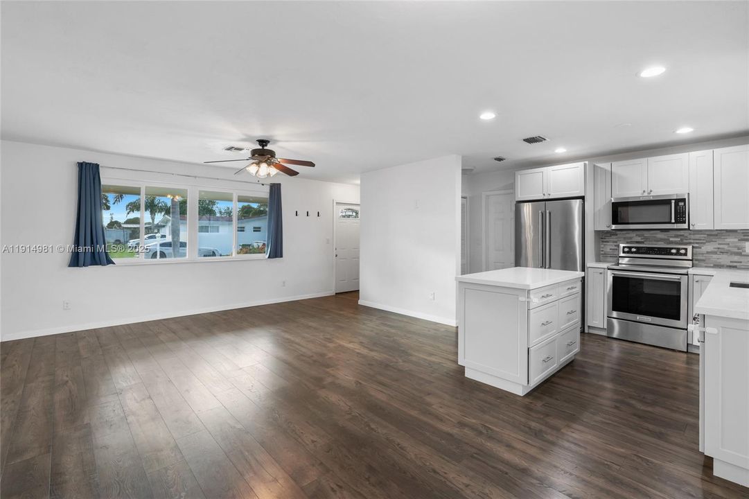 На продажу: $475,000 (2 спален, 1 ванн, 874 Квадратных фут)