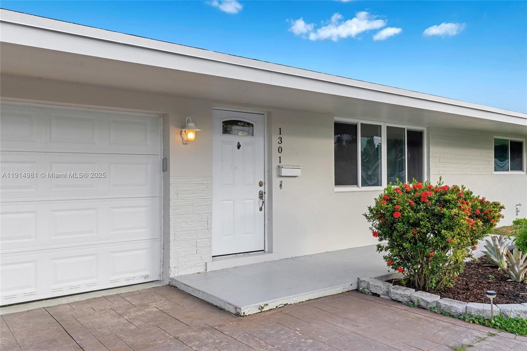 На продажу: $475,000 (2 спален, 1 ванн, 874 Квадратных фут)