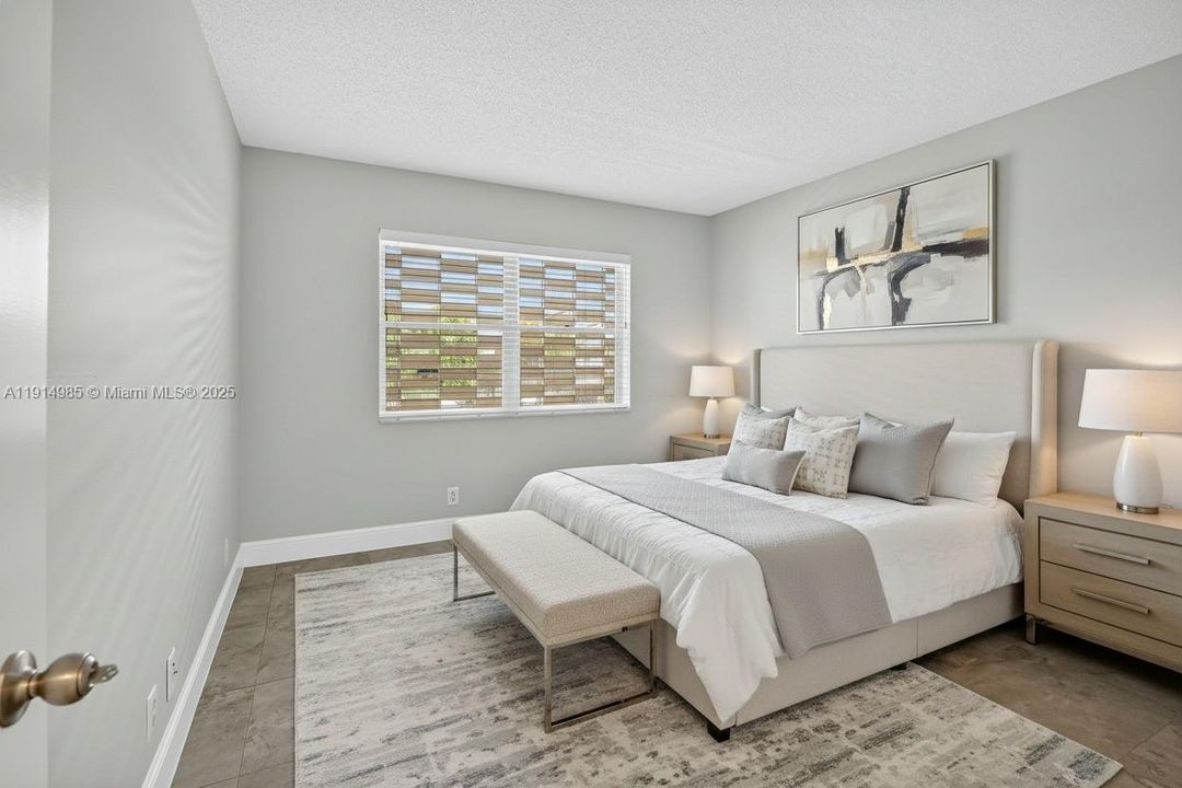 待售: $284,900 (2 贝兹, 2 浴室, 912 平方英尺)