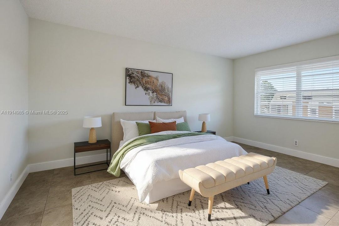 待售: $284,900 (2 贝兹, 2 浴室, 912 平方英尺)