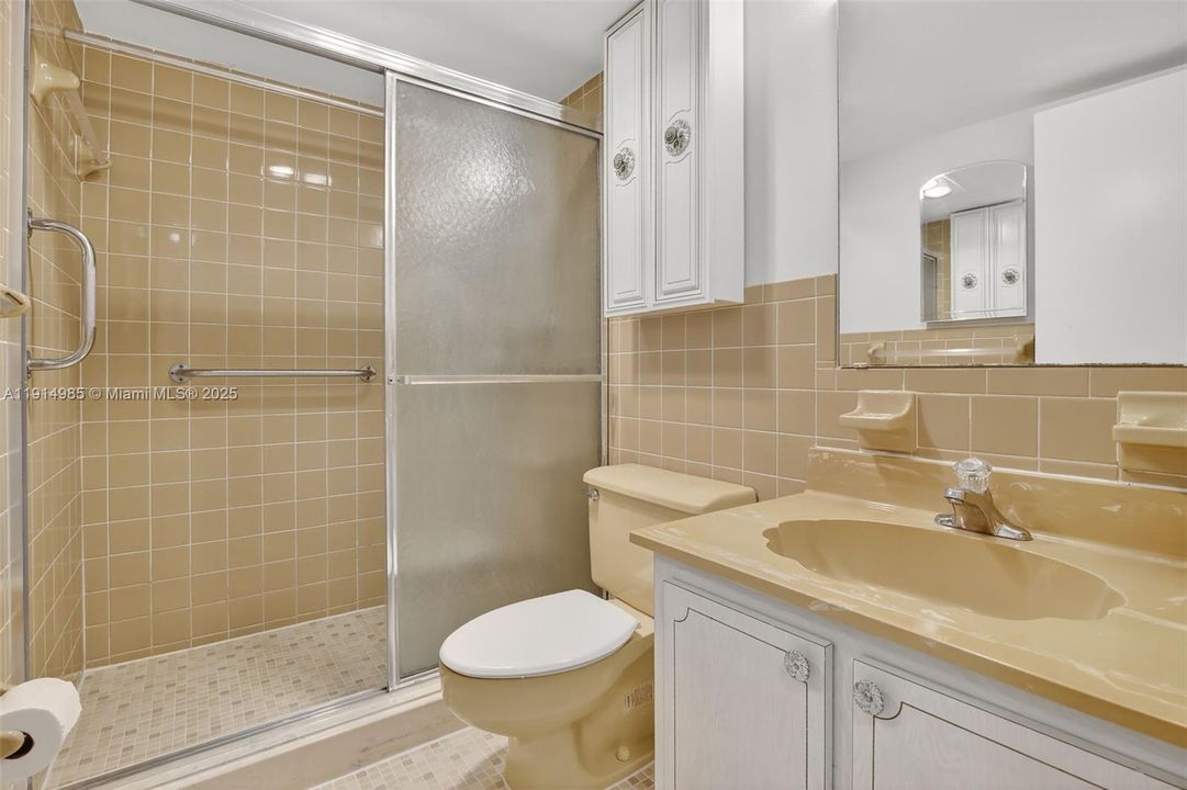 待售: $284,900 (2 贝兹, 2 浴室, 912 平方英尺)