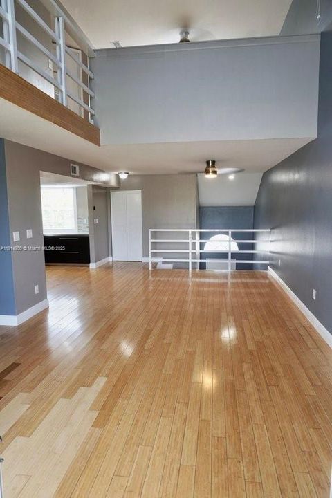 Activo con contrato: $2,800 (2 camas, 2 baños, 1349 Pies cuadrados)