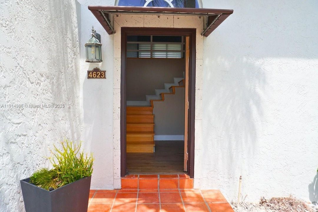 Activo con contrato: $2,800 (2 camas, 2 baños, 1349 Pies cuadrados)