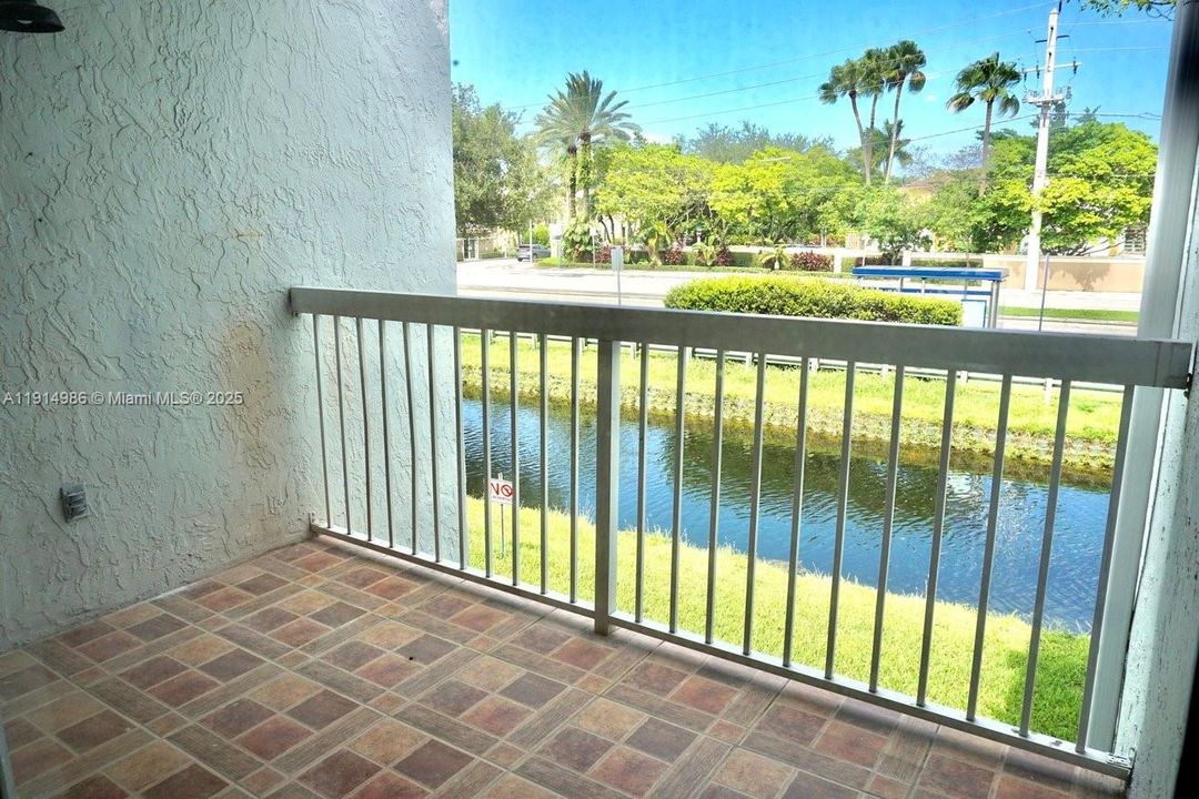 Activo con contrato: $2,800 (2 camas, 2 baños, 1349 Pies cuadrados)