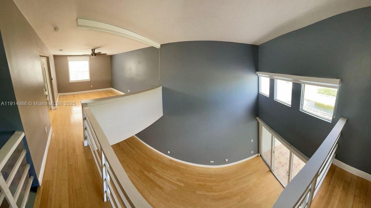 Activo con contrato: $2,800 (2 camas, 2 baños, 1349 Pies cuadrados)