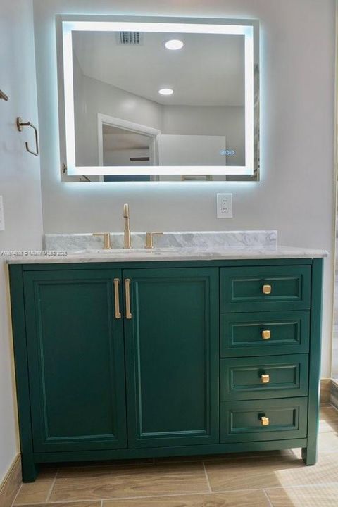 Activo con contrato: $2,800 (2 camas, 2 baños, 1349 Pies cuadrados)