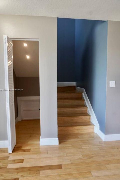 Activo con contrato: $2,800 (2 camas, 2 baños, 1349 Pies cuadrados)