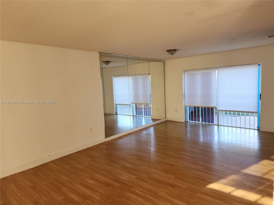 Activo con contrato: $2,750 (3 camas, 2 baños, 1150 Pies cuadrados)