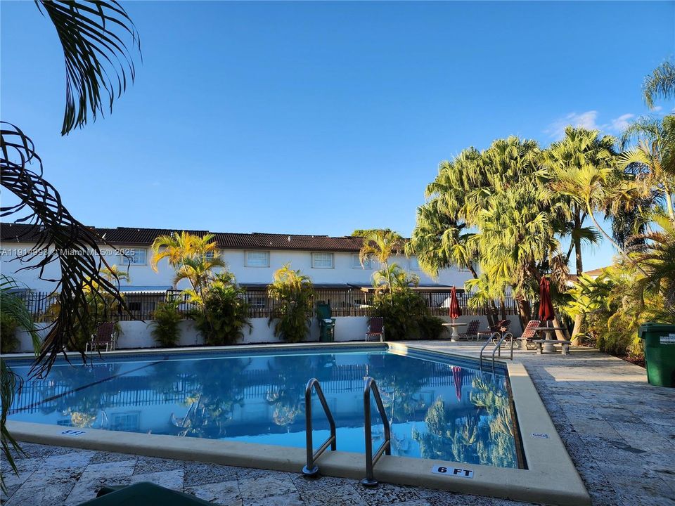 Activo con contrato: $2,750 (3 camas, 2 baños, 1150 Pies cuadrados)