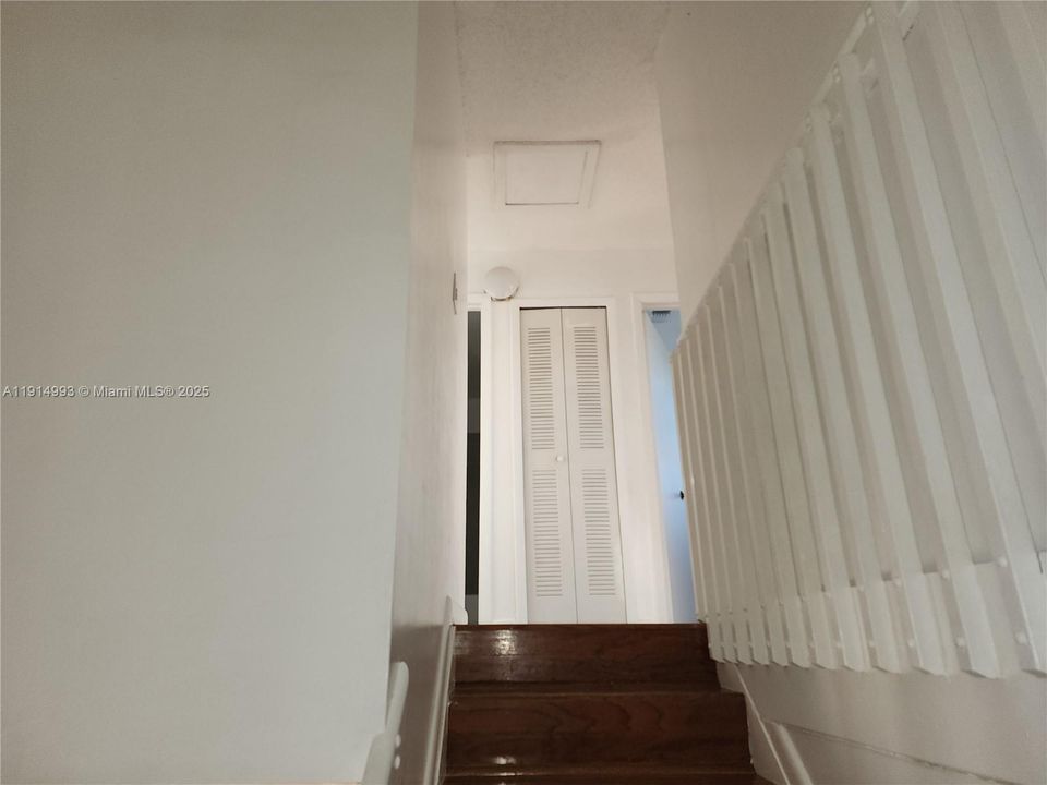 Activo con contrato: $2,750 (3 camas, 2 baños, 1150 Pies cuadrados)