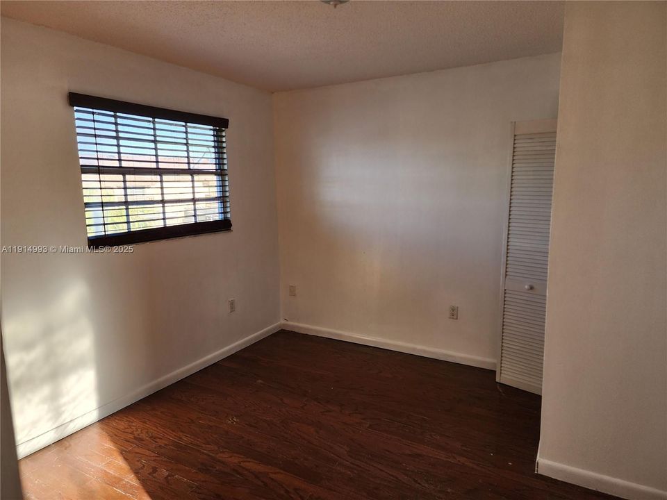 Activo con contrato: $2,750 (3 camas, 2 baños, 1150 Pies cuadrados)