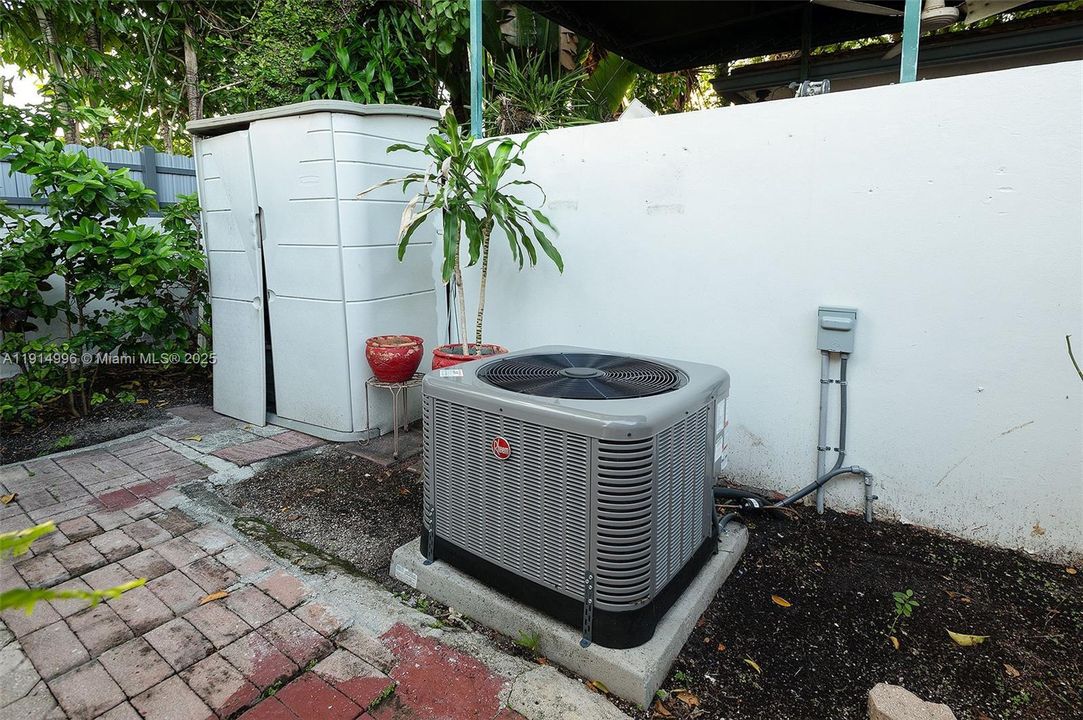 Activo con contrato: $485,000 (3 camas, 1 baños, 1015 Pies cuadrados)