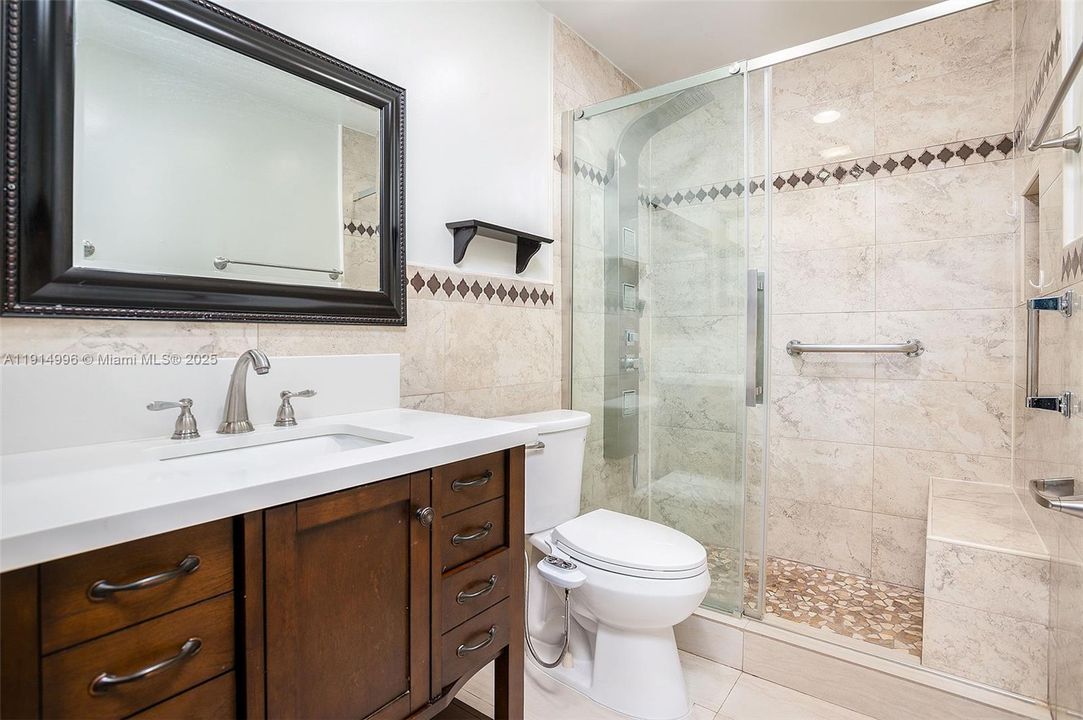 Activo con contrato: $485,000 (3 camas, 1 baños, 1015 Pies cuadrados)