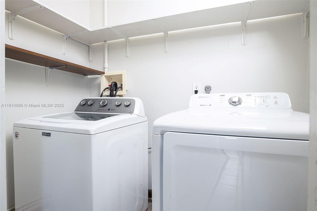 Activo con contrato: $485,000 (3 camas, 1 baños, 1015 Pies cuadrados)