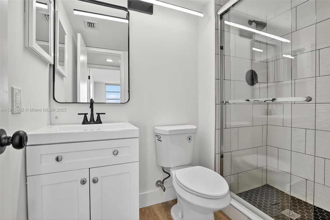 Activo con contrato: $254,999 (2 camas, 2 baños, 1140 Pies cuadrados)