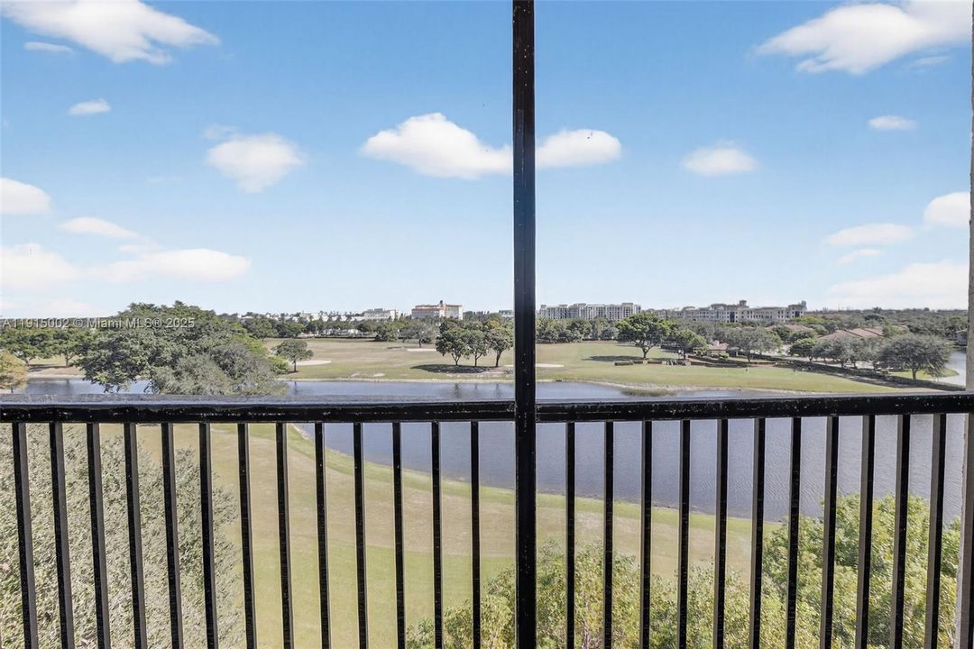 Activo con contrato: $254,999 (2 camas, 2 baños, 1140 Pies cuadrados)