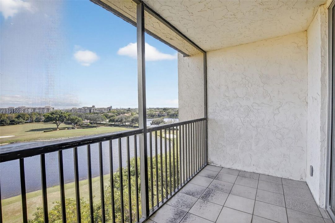 Activo con contrato: $254,999 (2 camas, 2 baños, 1140 Pies cuadrados)