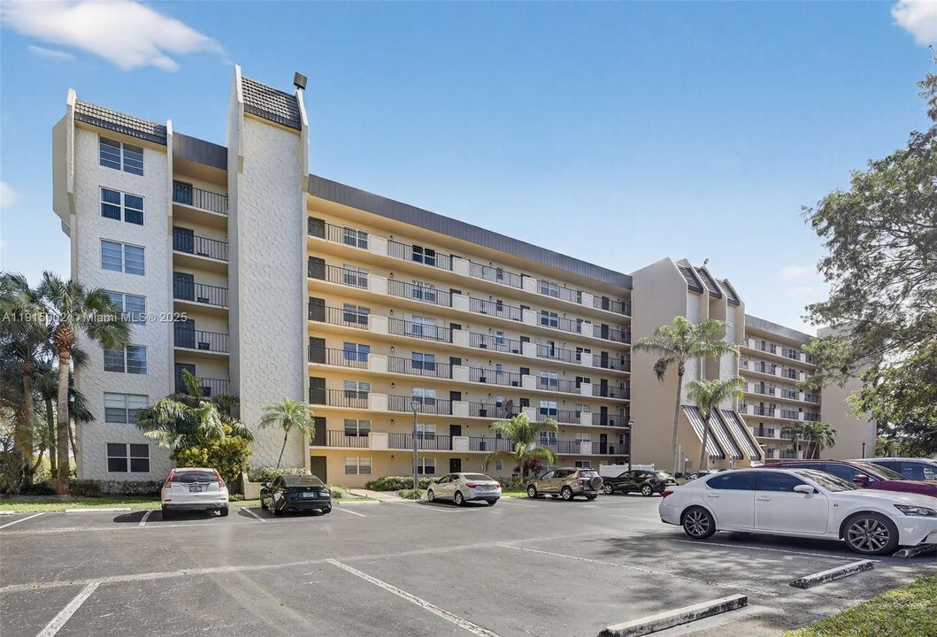 Activo con contrato: $254,999 (2 camas, 2 baños, 1140 Pies cuadrados)