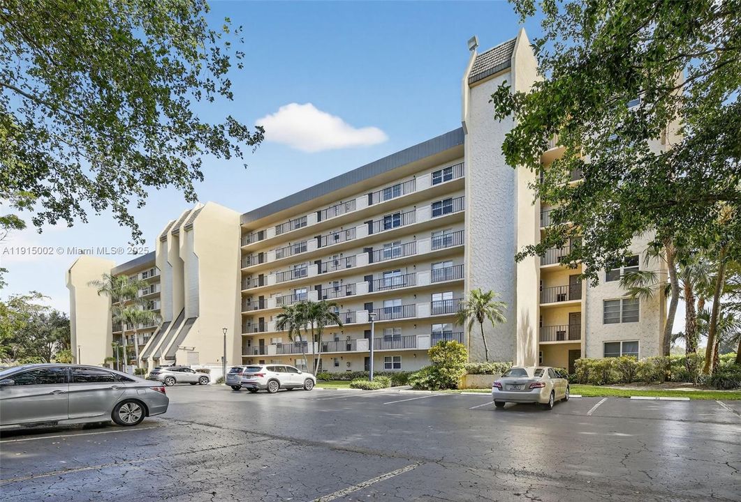 Activo con contrato: $254,999 (2 camas, 2 baños, 1140 Pies cuadrados)