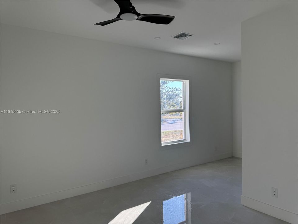 待售: $375,000 (3 贝兹, 3 浴室, 2073 平方英尺)