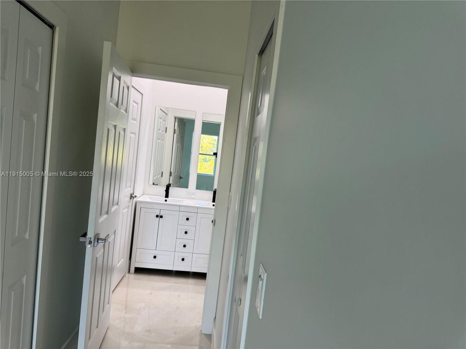 待售: $375,000 (3 贝兹, 3 浴室, 2073 平方英尺)