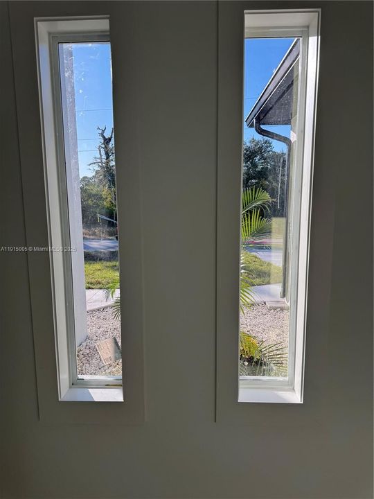 待售: $375,000 (3 贝兹, 3 浴室, 2073 平方英尺)