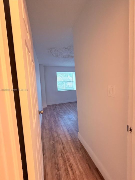 На продажу: $289,900 (2 спален, 1 ванн, 1122 Квадратных фут)