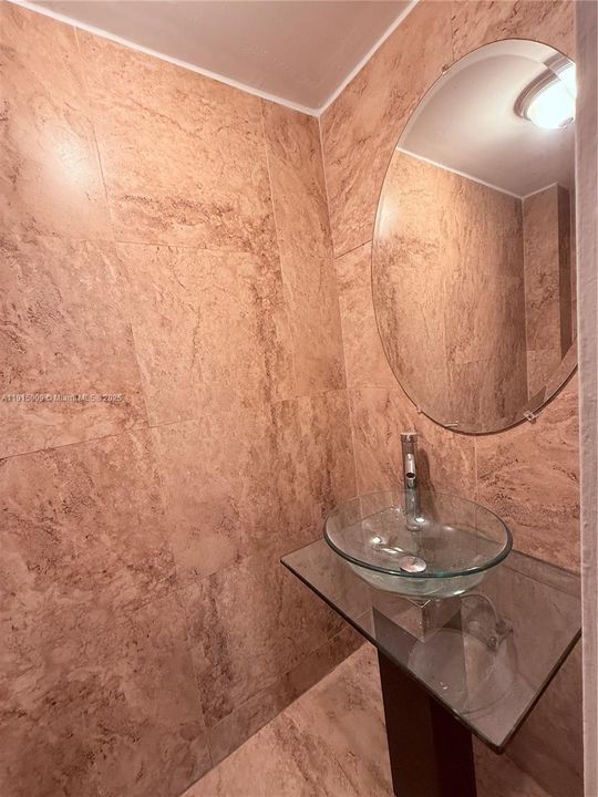 На продажу: $289,900 (2 спален, 1 ванн, 1122 Квадратных фут)