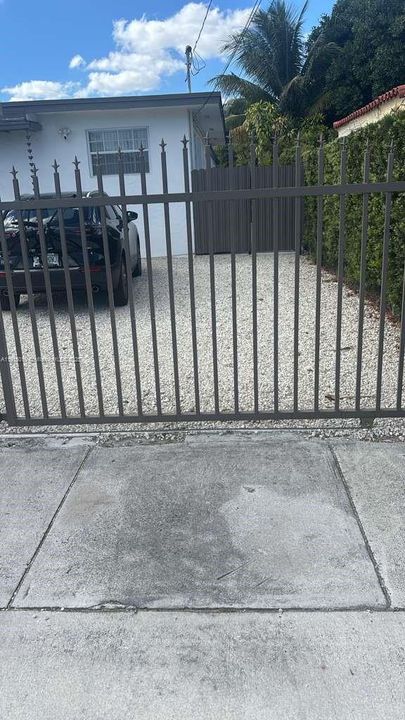 Recently Rented: $1,500 (1 beds, 1 baths, 1465 Square Feet)