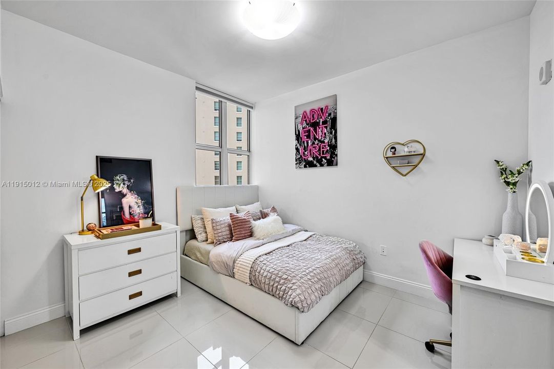 待售: $745,000 (3 贝兹, 2 浴室, 1824 平方英尺)