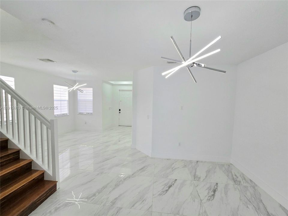 Под контрактом: $3,600 (3 спален, 2 ванн, 1683 Квадратных фут)