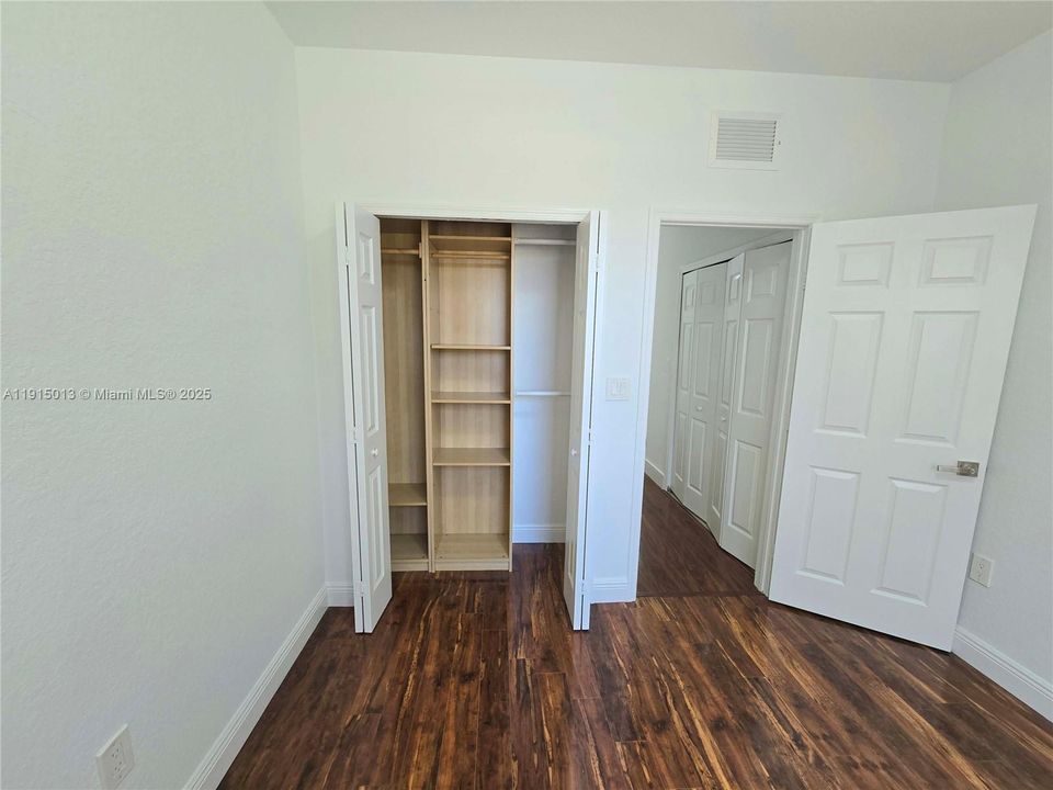 Под контрактом: $3,600 (3 спален, 2 ванн, 1683 Квадратных фут)