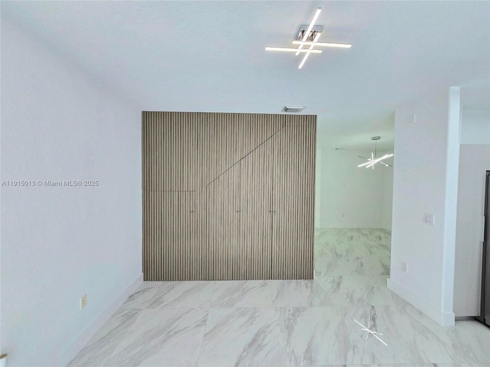 Под контрактом: $3,600 (3 спален, 2 ванн, 1683 Квадратных фут)